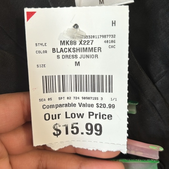 Junior’s M black dress - Picture 3 of 3